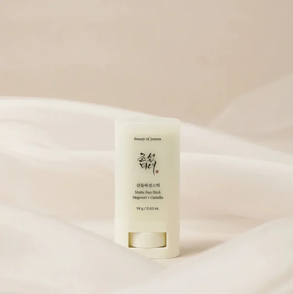 Matte Sun Stick: Mugwort + Camelia